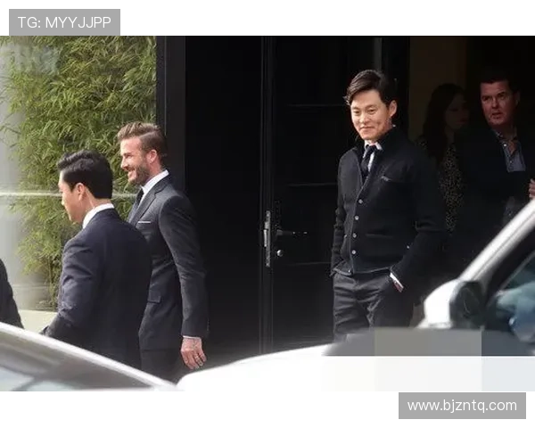 德国足球明星西装魅力展现时尚风采与运动精神的完美结合